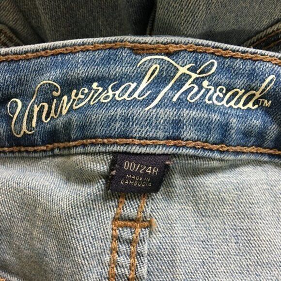 Universal Thread Jeans Women’s Size 00 24R Cuffed - Puckered - Measures 25x30 - Picture 3 of 13
